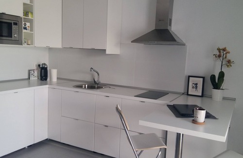 Los Mojones Apartment | Hill Green: Oceanfront Retreat with Pet-Friendly Amenities