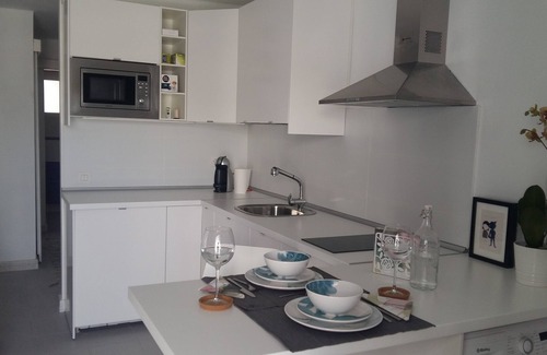 Los Mojones Apartment | Hill Green: Oceanfront Retreat with Pet-Friendly Amenities