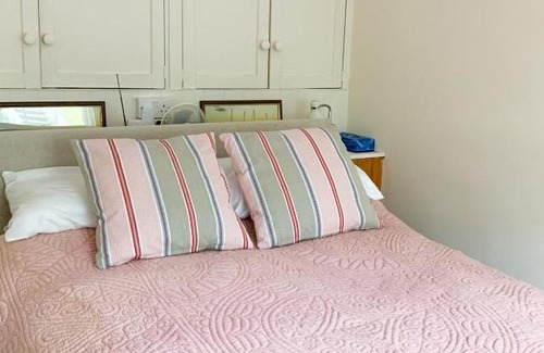 Hill Head House | Inviting Hill Head Hideaway: Pet & Child Friendly Escape
