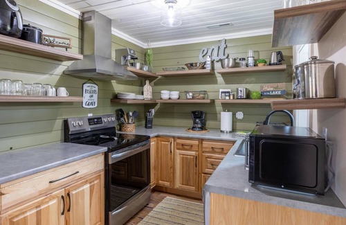 Minocqua House | Hill Hideaway Cottage Unit 2: Guest Rated 9.6 & Lake Views