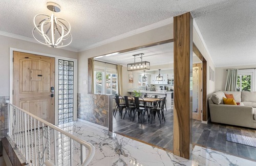 Northeast Reno House | Unmatched Hill House with Hot Tub, BBQ & Downtown Access