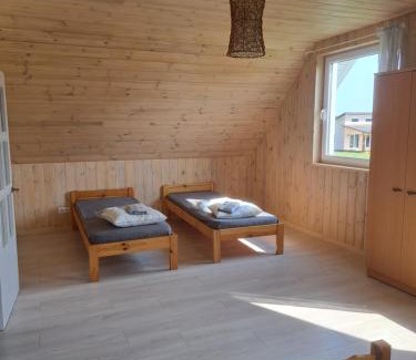 Inturkes seniunija Villa | Inviting Hill House: Pet-Friendly Retreat with Hot Tub