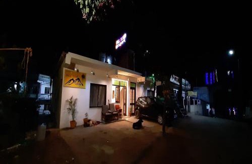 Mount Abu Hotel | Tranquil Hill Side Cottage in Scenic Mount Abu