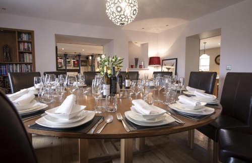 Worton House | Hill Top Farm 22: Family and Pet-Friendly Retreat