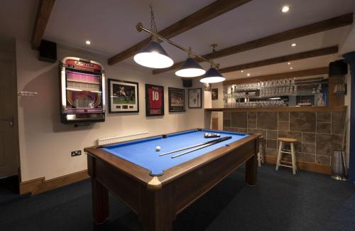 Worton House | Hill Top Farm 22: Family and Pet-Friendly Retreat