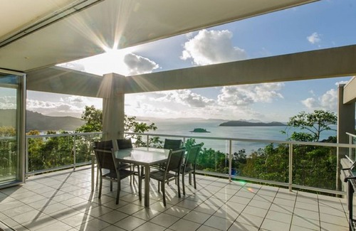Hamilton Island Villa | Hill Top Villas: 3-Bedroom Retreat with Private Pool & Spa