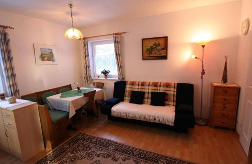 Scheffau am Wilden Kaiser Apartment | Inviting Hill View Apartment in Scheffau with Terrace