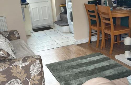 Bala House | Hill View Cottage: Pet-Friendly Retreat with 9.1/10 Rating