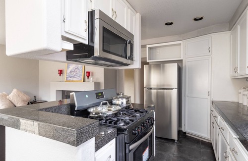 Victorville House | Cozy Hill View Retreat in Victorville, CA with Breakfast