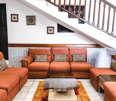 Mallam Hotel | Relax at Hill View Hotel McCarthy Hills with Pool & Oceanfront