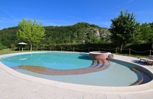 Apecchio Villa | Relax at Belvilla by OYO Rosa Gialla with Pool & Breakfast