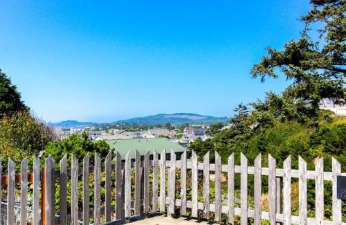 Newport House | Hill Villa: Family-Friendly Retreat with Pet Welcomes
