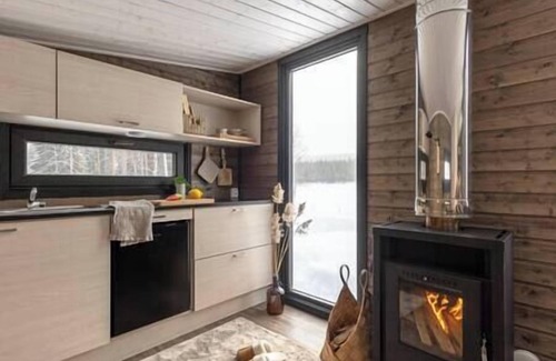 Kolari House | Cozy HILLA Retreat with Sauna, Fireplace & Ski Access
