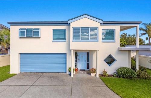 Whakatane Apartment | Budget-Friendly Stay at Hillcrest One for Your Next Trip