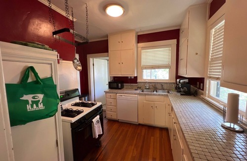 Hillcrest House | Family-Friendly Hillcrest Palm Street Bungalow Retreat