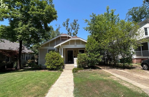 Hillcrest House | Family-Friendly Hillcrest Palm Street Bungalow Retreat