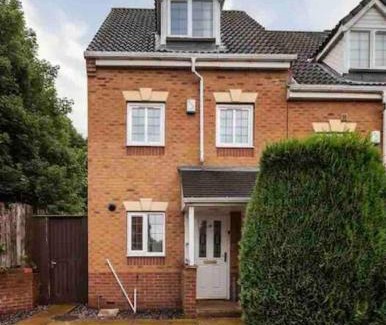 Mexborough Apartment | Hills Close: Family-Friendly Retreat with High Guest Ratings