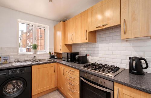 Mexborough Apartment | Hills Close: Family-Friendly Retreat with High Guest Ratings