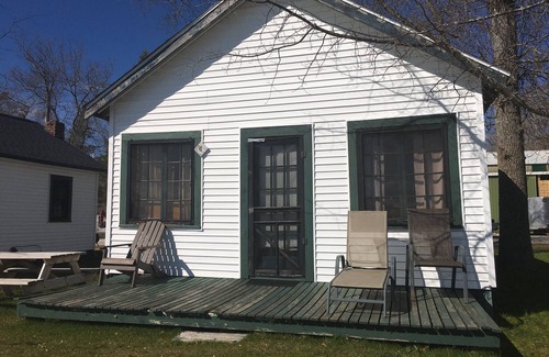 Cedarville Cabin | Experience Hills Point Resort: Family-Friendly Getaway
