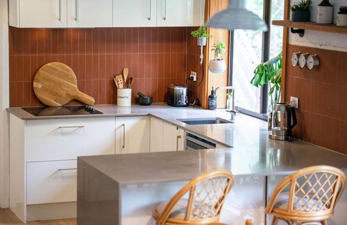 Aldgate House | Tranquil Hills Serenity with Private Creek & Family Amenities