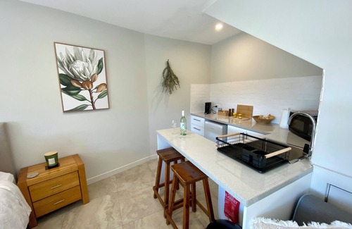 Kiama Apartment | Unique Hills View BnB Studio at Kiama Heights Awaits