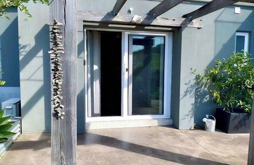 Kiama Apartment | Unique Hills View BnB Studio at Kiama Heights Awaits