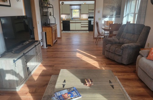 Hillsboro House | Remodeled Hillsboro Guesthouse: Family-Friendly Retreat