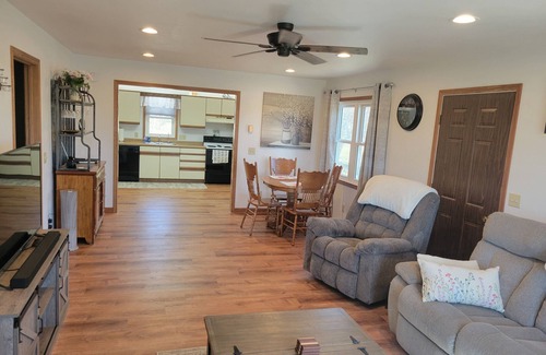 Hillsboro House | Remodeled Hillsboro Guesthouse: Family-Friendly Retreat