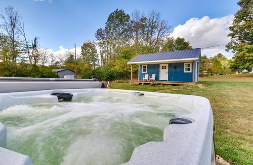 Hillsboro House | Hillsboro Hideaway: Private Hot Tub and Cozy Bunkhouse