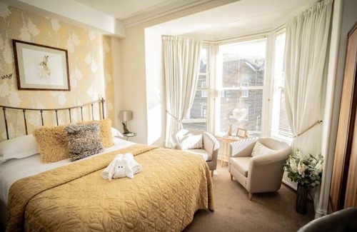 Ambleside Bed & Breakfast | Discover Hillsdale in Ambleside: Rated 10/10 with Breakfast