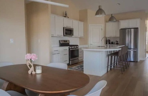 Hillsdale Condo | Uncover Hillsdale’s Hidden Condo Hideaway for Families