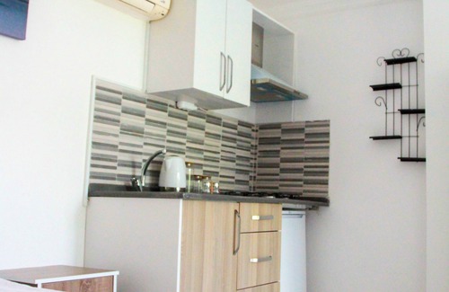 Kemer Mahallesi Apartment | Pet-Friendly Hillside Apart House with Oceanfront Views