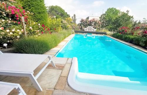 Kissvabhegy Apartment | Oceanfront Hillside Apartment with AC & Heating - Rated 9.3