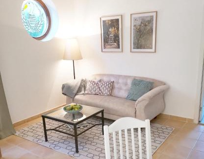 Kissvabhegy Apartment | Oceanfront Hillside Apartment with AC & Heating - Rated 9.3