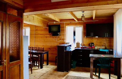 Bakhmaro House | Pet and Child-Friendly Retreat at Hillside Bakhmaro
