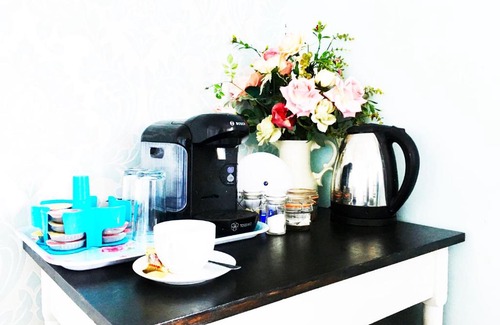 Sandford Bed & Breakfast | Inviting Hillside Bed and Breakfast with Delicious Breakfast