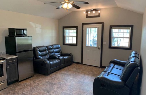 Annapolis Cabin | Pet-Friendly Hillside Cabin #5 in Annapolis, MO - 10/10 Rating