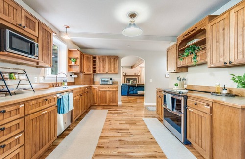Port Angeles Cottage | Idyllic Hillside Cottage with Private Pond & Hot Tub