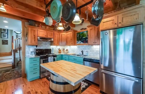 Keene Other | Hillside Farm & Creek: Explore the Bourbon Trail Retreat