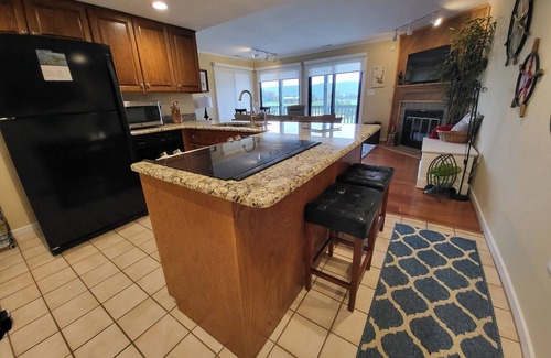 North Shore Condo | Guest Rated 10/10 - Cozy Condo at Smith Mountain Lake