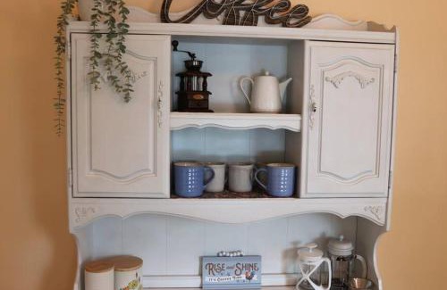 East Swanzey House | Hillside Haven: Family-Friendly Farm Retreat with 5 Bedrooms