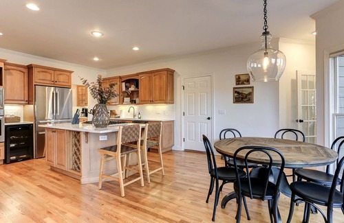 Big Canoe House | Hillside Manor: Cozy Hot Tub, Fireplace & Pool Table Retreat