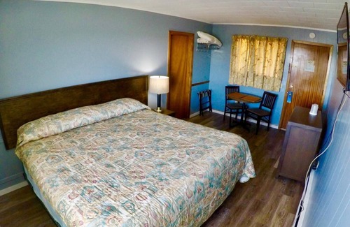 Saint John Hotel | Budget-Friendly Hillside Motel with Family Amenities