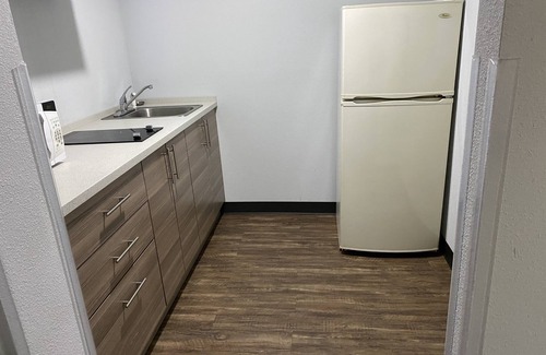 Glen Mills Hotel | Affordable Hillside Motel with Breakfast & Family-Friendly Amenities