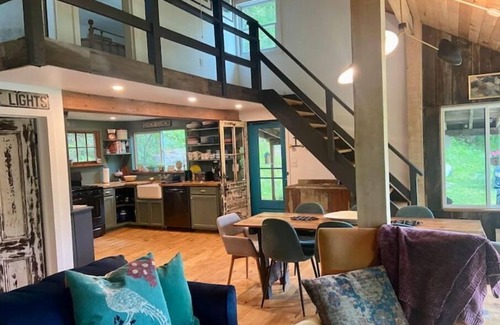 Downsville House | Pet-Friendly Hillside River Cabin with Spa & Breakfast