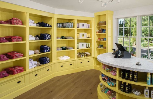 Shelter Island Heights House | Hillside Room at The Pridwin - Watersports Hub & Elegant Dining - Shelter Island