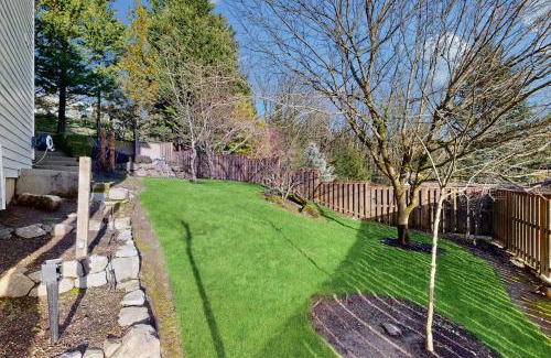Northwest Portland Apartment | Hillside Sanctuary: Guest Rated 10/10 with Pet-Friendly Perks