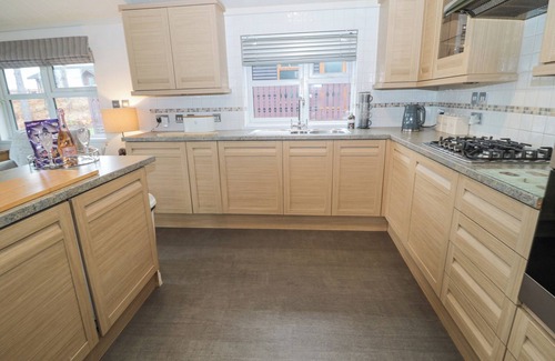 Swarland Cottage | Pet-Friendly Hillside View Cottage with Spa & Hot Tub