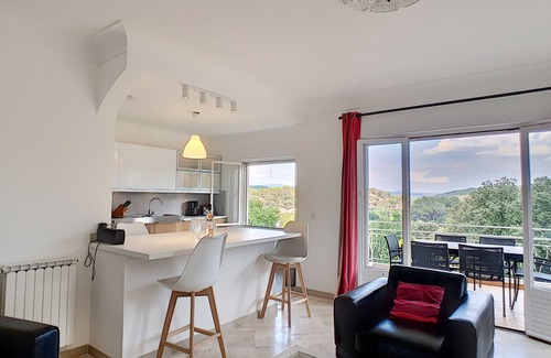 Carces Villa | Inviting Hillside Villa with Private Pool Near Carces Village