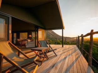 Sidbury Cabin | Experience HillsNek Safari Camp in Amakhala Game Reserve